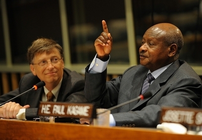 「先進国支配逃れるにはアフリカ人はもっと働け」、ウガンダ大統領