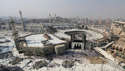 メッカの聖モスクから仏男性が飛び降り死亡 、サウジアラビア