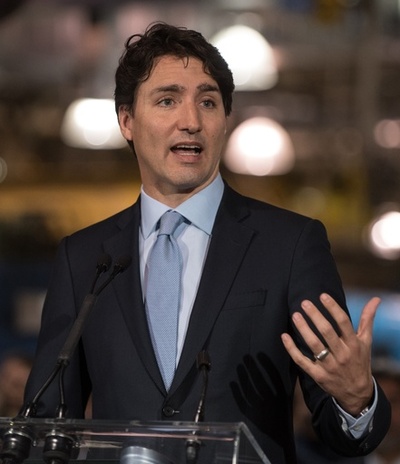 カナダ首相の量子コンピューター解説に拍手喝采