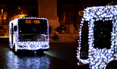 クリスマス気分満点のバスはいかが？ローマ