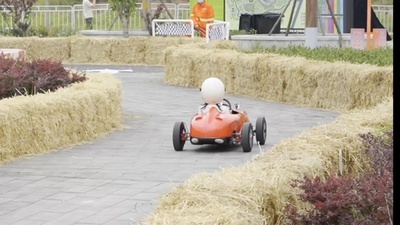 動画：北京の公園で自動車レース盛況　個性的な車も出走