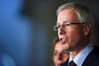 カナダ総選挙控え、野党党首が「英会話」に苦悩?