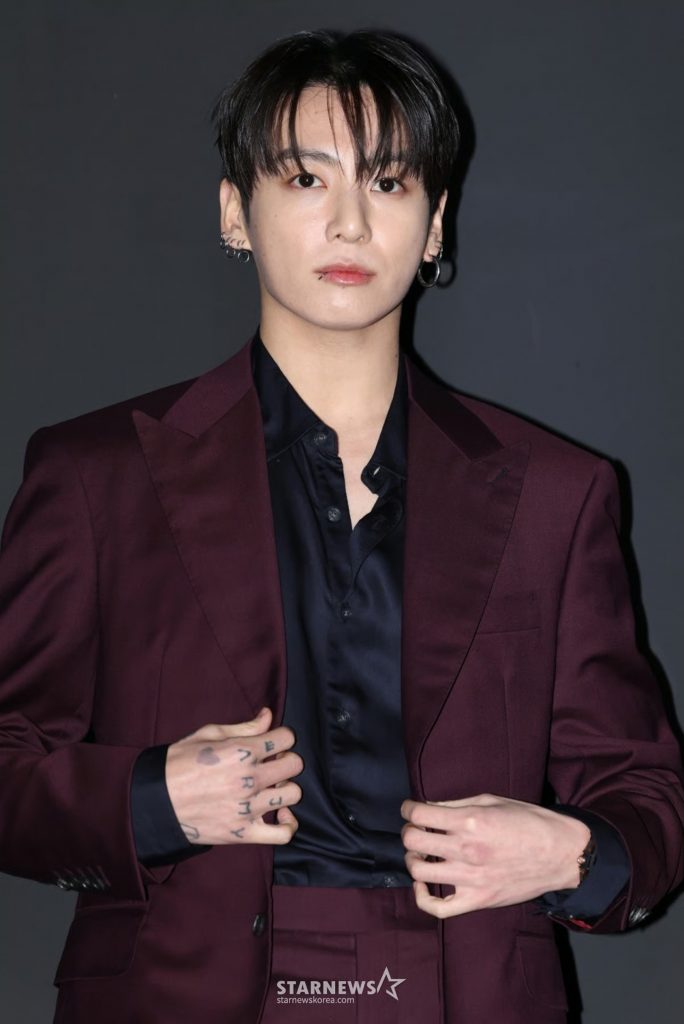 (c)STARNEWS