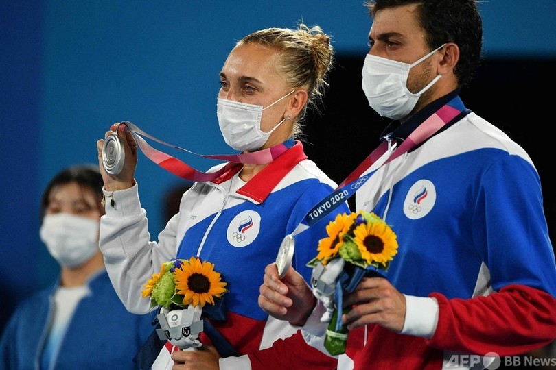 パフリュチェンコワ/ルブレフ組が混合ダブルス金、同胞対決に勝利