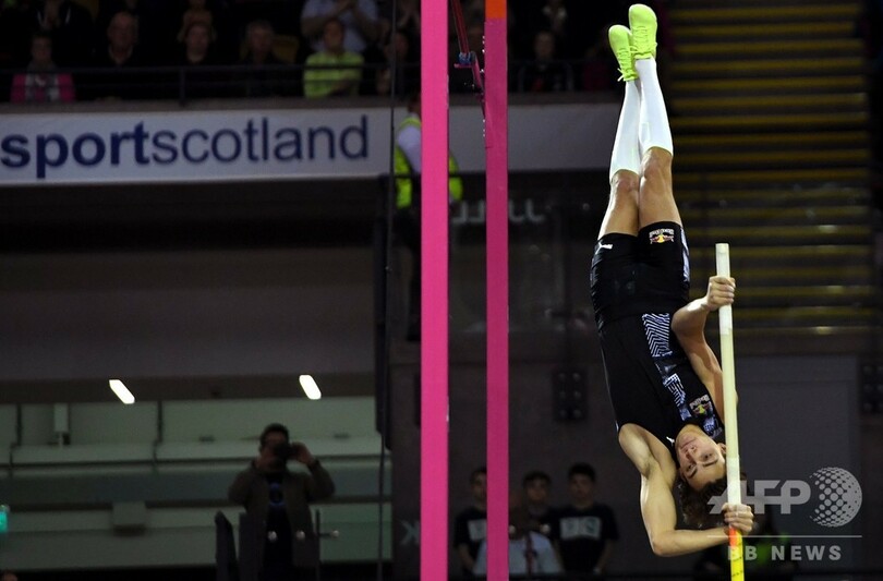 棒高跳びのデュプランティス、2週連続の世界新樹立