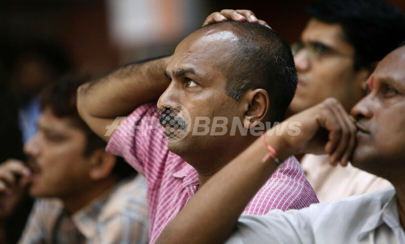 各国で記録的株安、金融危機への懸念高まり