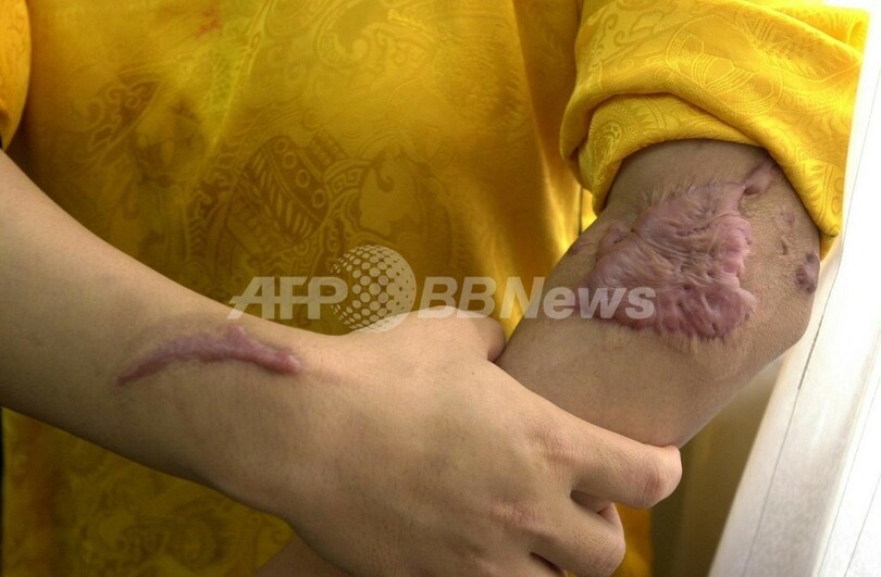 メードの顔に落書きした女性に懲役3週間 シンガポール 写真1枚 国際ニュース Afpbb News