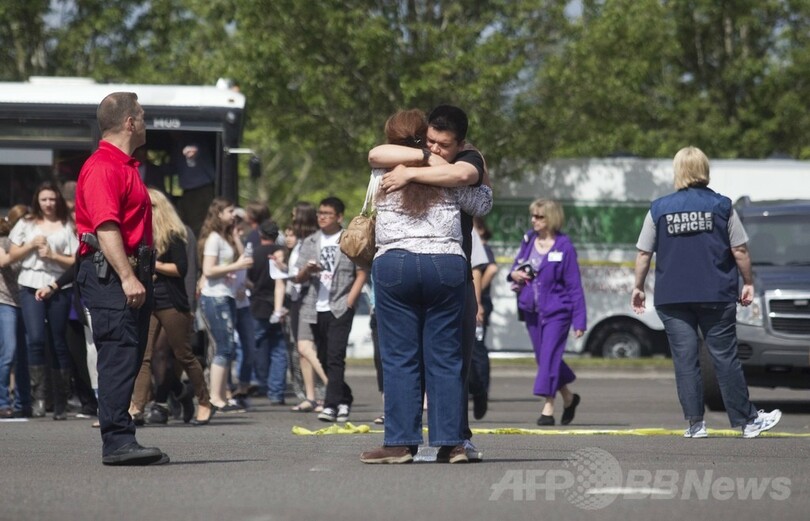 米オレゴン州の高校で発砲、生徒1人と容疑者死亡