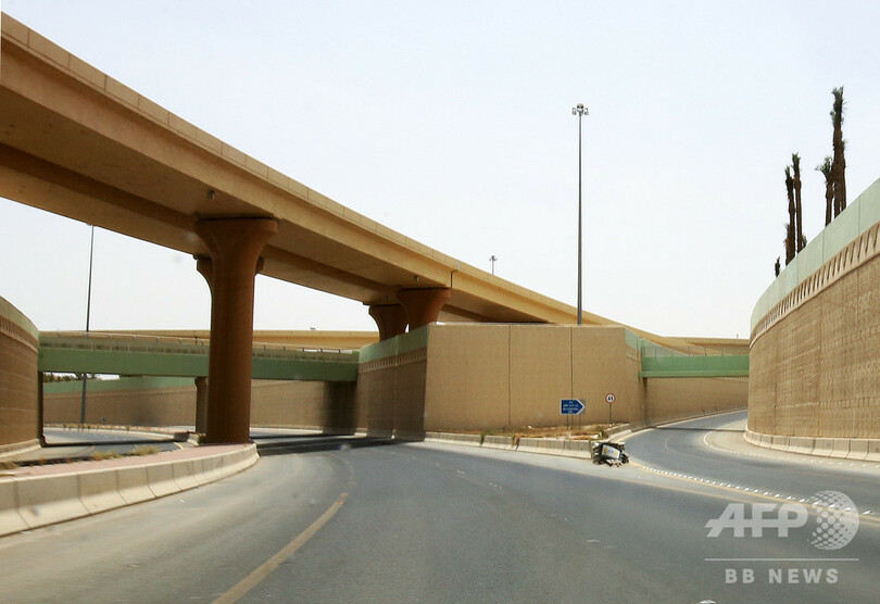 妻たちを平等に扱えない…移動制限で一夫多妻が困難に クウェート