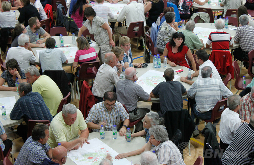 カナダ原油輸送列車脱線から1年、復興計画に揺れる住民たち