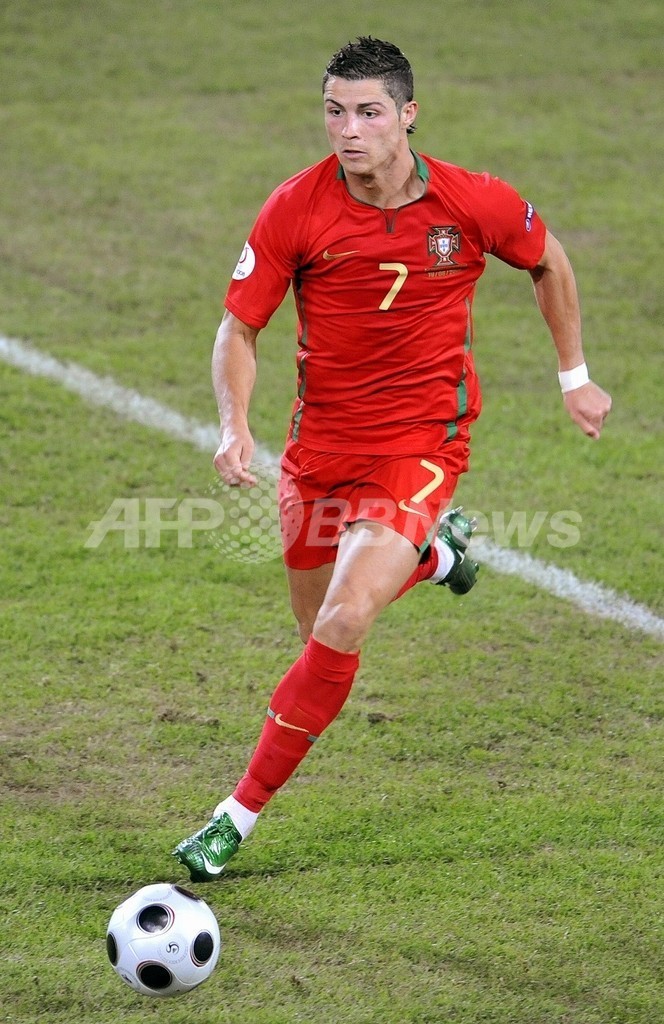 ロナウドの夢に首をかしげるファン・デル・サール 写真1枚 国際ニュース:AFPBB News