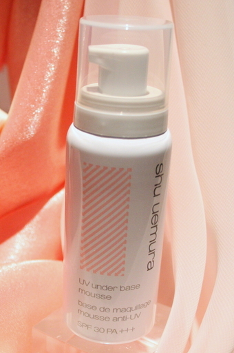 シュウ ウエムラ世界的ロングセラー「UV アンダーベースムース」が