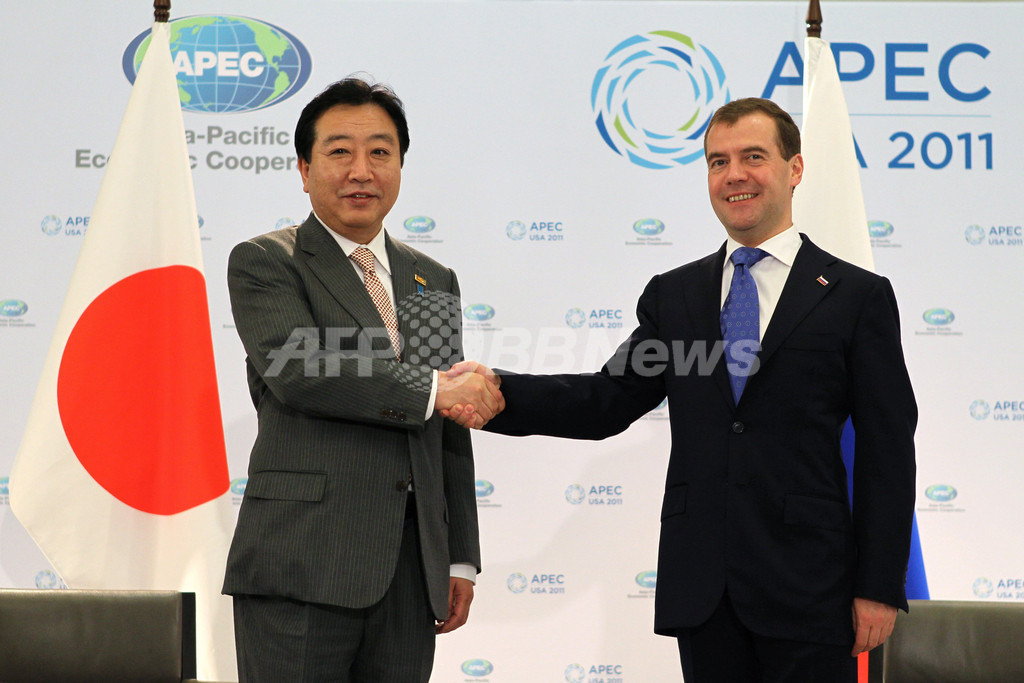 露大統領、北方領土問題で「政治より経済優先を」 日露首脳会談