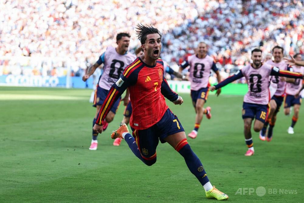 スペインがW杯2度目優勝、10人のアルゼンチンを延長戦で1-0撃破