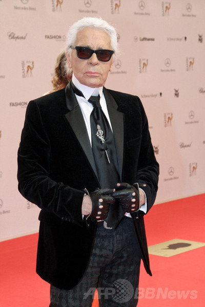 スーパーマーケットがランウェイ？！シャネルの驚くべき演出