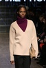 米ニューヨーク市内で発表された「DKNY」15/16年秋冬コレクション（2015年2月15日撮影）。(c)AFP/Getty Images/Neilson Barnard