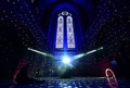 英リバプール大聖堂で行われた、アートユニット「ルクスムラリス」による光と音のインスタレーション「Space, The Universe and Everything」（2022年2月17日撮影）。(c)Paul ELLIS / AFP