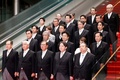東京都内の首相官邸で、写真撮影に臨む石破茂新内閣の閣僚（2024年10月1日撮影）。(c)Rodrigo Reyes Marin / POOL / AFP