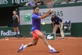 全仏オープンテニス、男子シングルス1回戦。リターンを狙うロジャー・フェデラー（2015年5月24日撮影）。(c)AFP/MIGUEL MEDINA