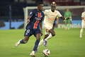 24-25フランス・リーグ1第2節、パリ・サンジェルマン対モンペリエ。ボールを運ぶパリ・サンジェルマンのウスマン・デンベレ（左、2024年8月23日撮影）。(c)Bertrand GUAY / AFP