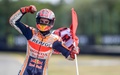世界ロードレース選手権、第10戦チェコGP、MotoGPクラス決勝。優勝を喜ぶレプソル・ホンダのマルク・マルケス（2019年8月4日撮影）。(c)Michal CIZEK / AFP