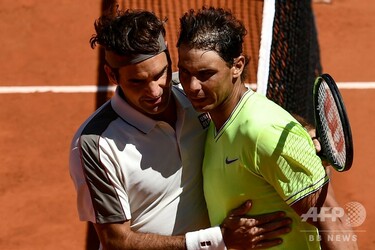 ナダル、「最大のライバル」フェデラー圧倒し全仏OP決勝進出 写真15枚