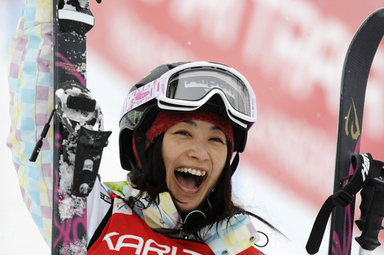 上村愛子と皆川賢太郎が結婚 写真2枚 ファッション ニュースならmode Press Powered By Afpbb News