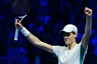 シナーがジョコとの激戦制し4強へ前進、ATPファイナルズ