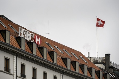 金融大手HSBC、スイス子会社に家宅捜査 資金洗浄容疑で