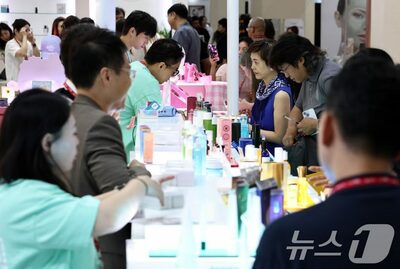 韓米関税15％でK-ビューティー業界に安堵…「価格据え置きで柔軟対応」