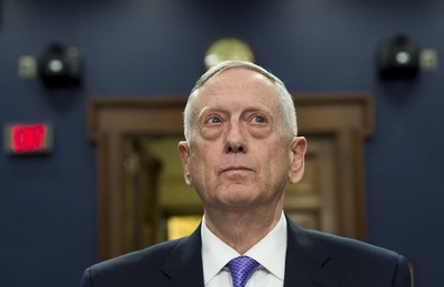 米軍のトランスジェンダー採用、半年遅らせて18年1月までに開始