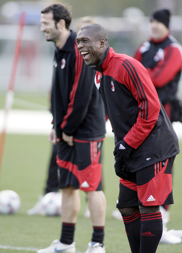 ACミラン 準決勝へ向け横浜で練習