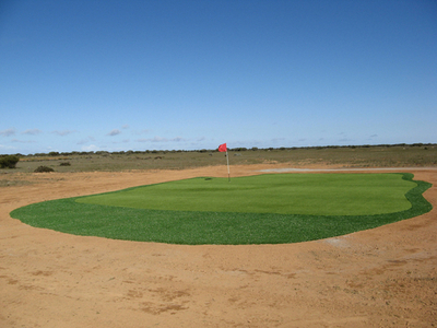 全長1365キロの世界最長ゴルフコース、オープン間近