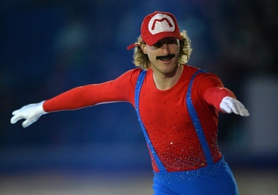 スーパーマリオが氷上で華麗な演技？フィギュア欧州選手権