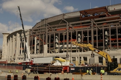 レッドソックスのユニフォーム 新ヤンキースタジアム建設現場で発見