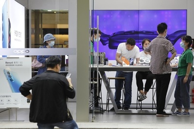 中国のスマホが衛星電話に対応 SIM1枚で山間部や海上での連絡可能に