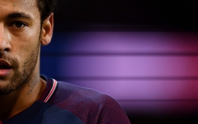 緊急帰国のネイマールがパリに帰還、14日から練習復帰へ