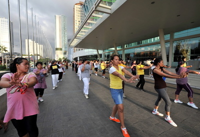 インドネシア北部州の上級幹部に「女性秘書禁止令」、不倫対策で
