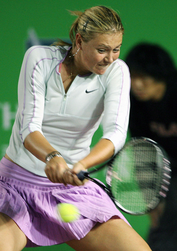＜女子テニス ワトソンズ・ウォーター・チャンピオンズ・チャレンジ2007＞シャラポワ デメンティエワを破り決勝へ - 香港