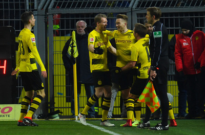 ドルトはアウクスとドロー、ファンは月曜開催にボイコット