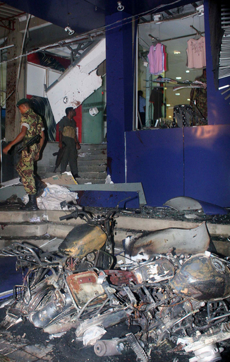 コロンボで同日2度目の爆破テロ、17人死亡、LTTEの犯行か