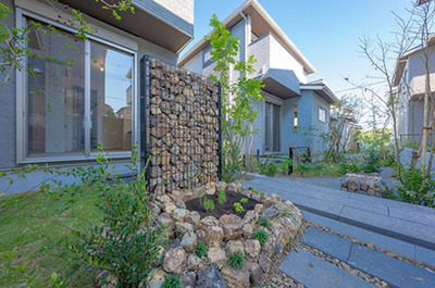 千葉県市川市　高台エリアの風致地区。住民同士の交流を育む緑のフットパスを配置「NOEN(ノエン)市川」（全21棟）を開発