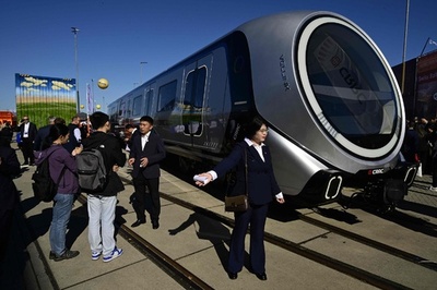 中国中車 世界初のエンボディドAI技術を搭載したデジタル地下鉄車両を独ベルリンで発表