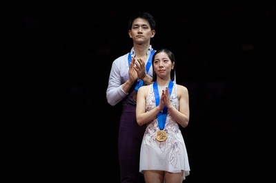 三浦/木原組、日本ペア初の金メダル 世界フィギュア