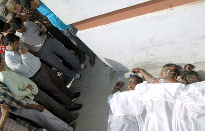 毛派と民族グループが衝突、29人以上死亡 - ネパール