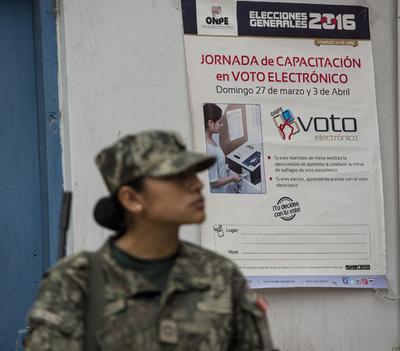 大統領選前日のペルーで兵士と市民殺害、左翼ゲリラ残党の犯行か