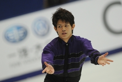 男子シングル、小塚が優勝 フィギュア中国杯