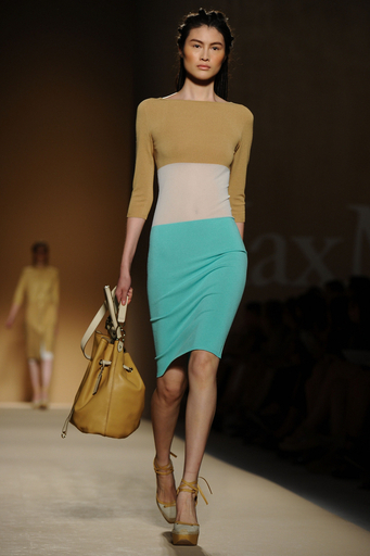 ＜12年春夏ミラノコレクション＞マックスマーラ