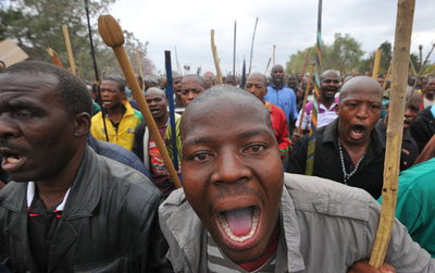 今度は金鉱で1万5000人スト、南アフリカ