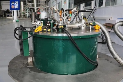 中国 全超伝導マグネットで世界記録更新